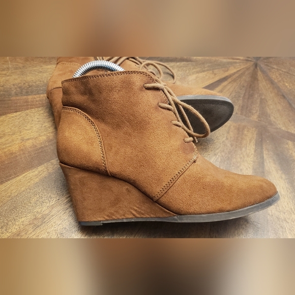 American Rag Womens Baylie Ankle Wedge Boots Sizs 7 - Picture 7 of 10